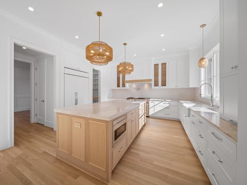 Tiny photo for 2009 Robincrest Lane, Glenview, IL 60025 (MLS # 12566715)