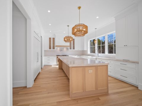 Tiny photo for 2009 Robincrest Lane, Glenview, IL 60025 (MLS # 12566715)