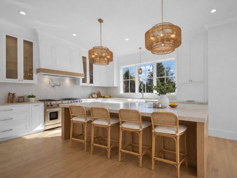 Tiny photo for 2009 Robincrest Lane, Glenview, IL 60025 (MLS # 12566715)