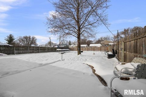 Tiny photo for 3707 15TH Street #D, Moline, IL 61265 (MLS # QC4269699)
