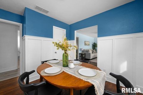 Tiny photo for 3707 15TH Street #D, Moline, IL 61265 (MLS # QC4269699)