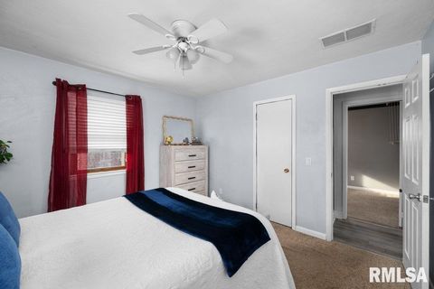 Tiny photo for 3707 15TH Street #D, Moline, IL 61265 (MLS # QC4269699)