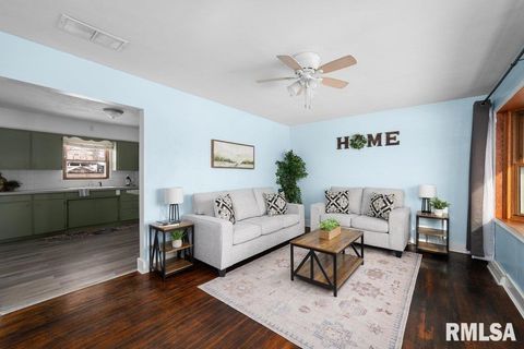 Tiny photo for 3707 15TH Street #D, Moline, IL 61265 (MLS # QC4269699)