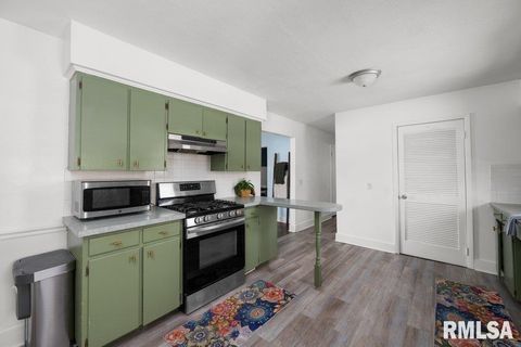 Tiny photo for 3707 15TH Street #D, Moline, IL 61265 (MLS # QC4269699)