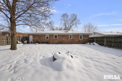 Tiny photo for 3707 15TH Street #D, Moline, IL 61265 (MLS # QC4269699)