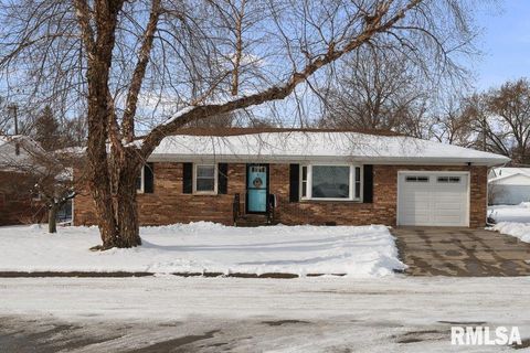 Tiny photo for 3707 15TH Street #D, Moline, IL 61265 (MLS # QC4269699)