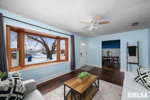 Tiny photo for 3707 15TH Street #D, Moline, IL 61265 (MLS # QC4269699)