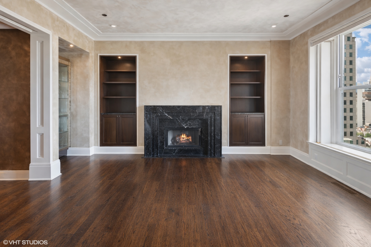 159 E WALTON Place 14B