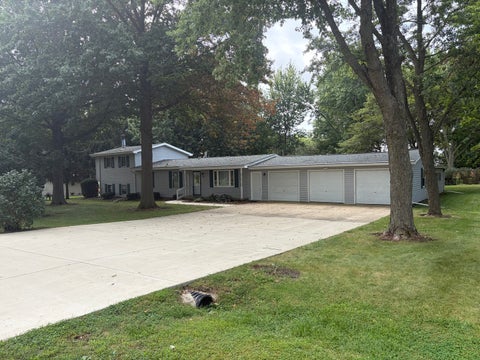 Photo of 10083 Elizabeth Road, Bloomington, IL 61705 (MLS # 12763525)