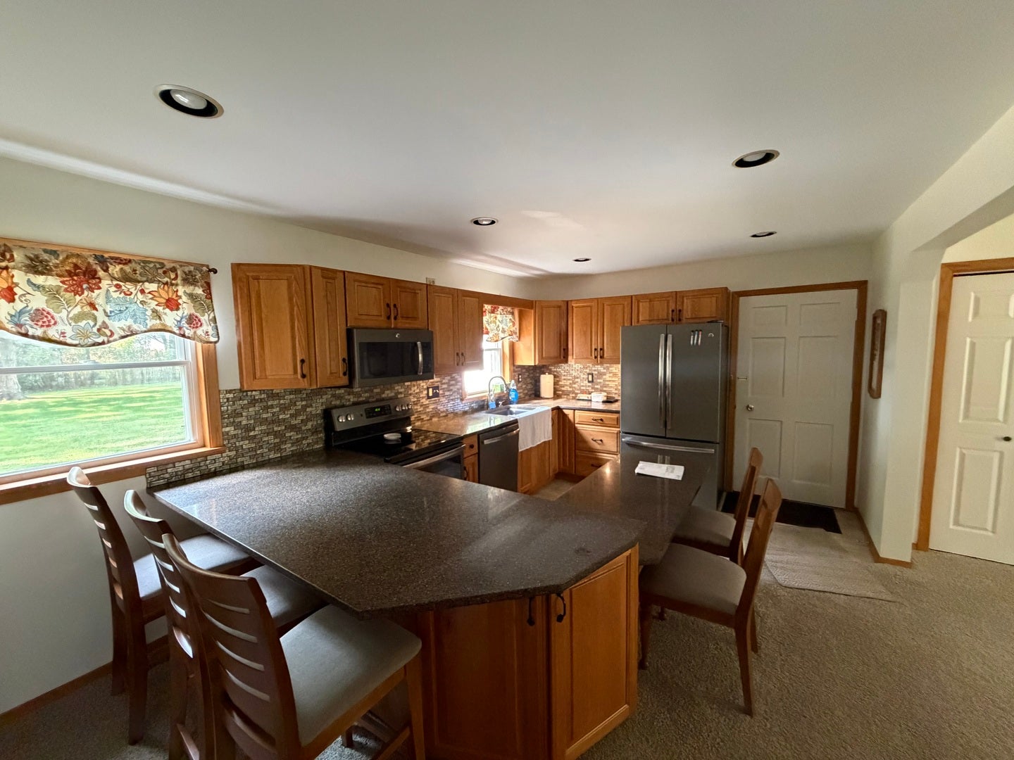 10083 Elizabeth Road