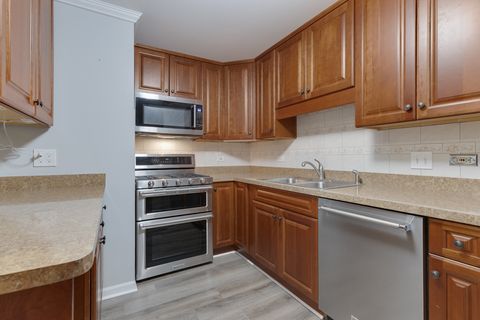 Tiny photo for 540 Biesterfield Road #B315, Elk Grove Village, IL 60007 (MLS # 12507098)