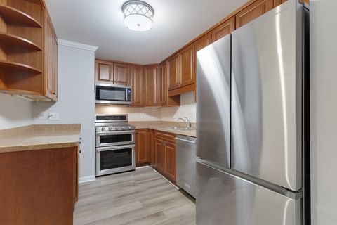 Tiny photo for 540 Biesterfield Road #B315, Elk Grove Village, IL 60007 (MLS # 12507098)