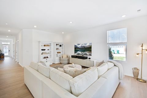 Tiny photo for 20 Harborside Way, Hawthorn Woods, IL 60047 (MLS # 12594334)