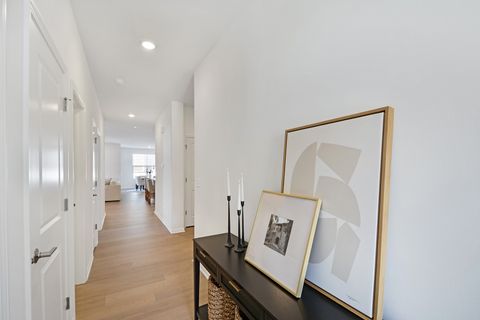 Tiny photo for 20 Harborside Way, Hawthorn Woods, IL 60047 (MLS # 12594334)