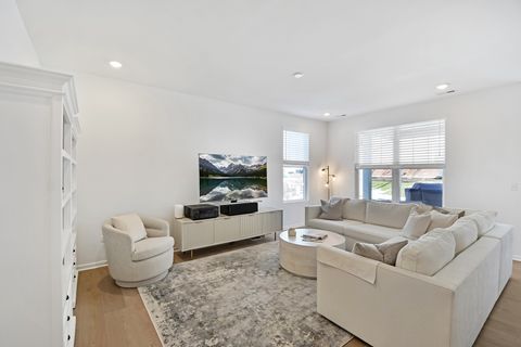 Tiny photo for 20 Harborside Way, Hawthorn Woods, IL 60047 (MLS # 12594334)