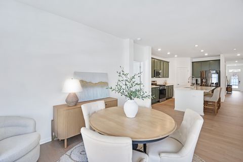 Tiny photo for 20 Harborside Way, Hawthorn Woods, IL 60047 (MLS # 12594334)