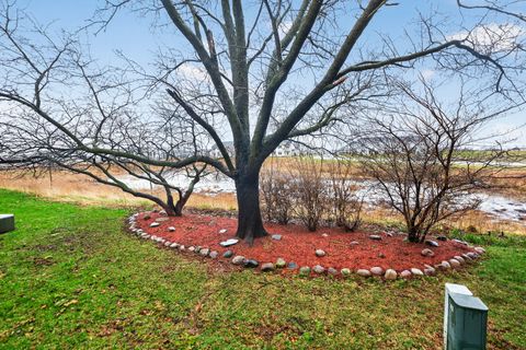 Tiny photo for 125 Ione Drive #A, South Elgin, IL 60177 (MLS # 12615337)