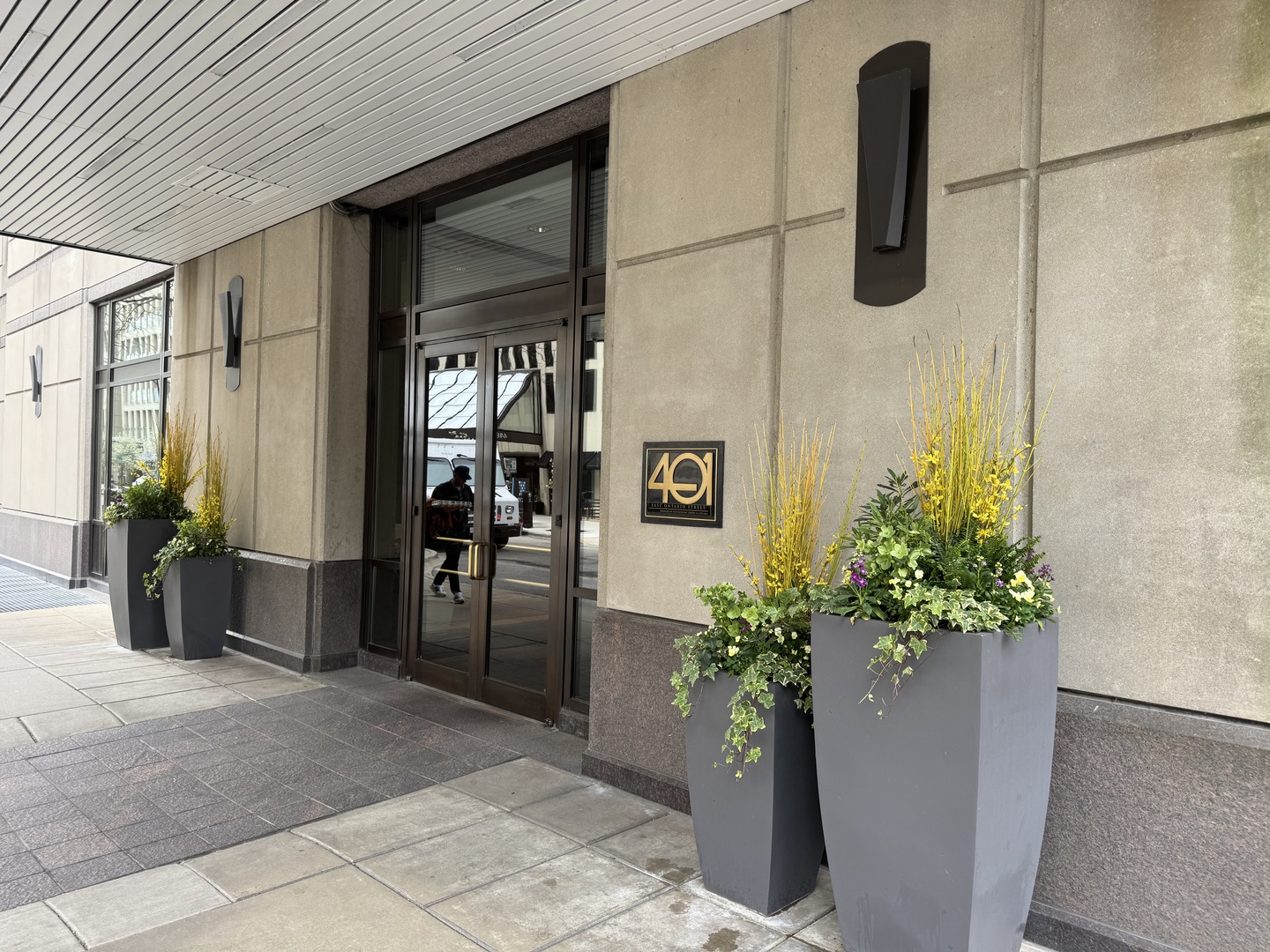 401 E ONTARIO Street 904