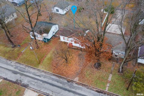 Tiny photo for 2320 McCord Street, Murphysboro, IL 62966 (MLS # EB460712)