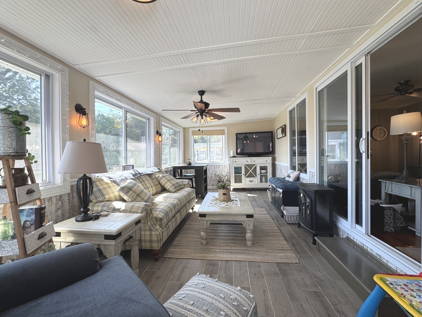 Kankakee, Illinois 60901, United States, 2 Bedrooms Bedrooms, ,1 BathroomBathrooms,Residential,Contingent,212762