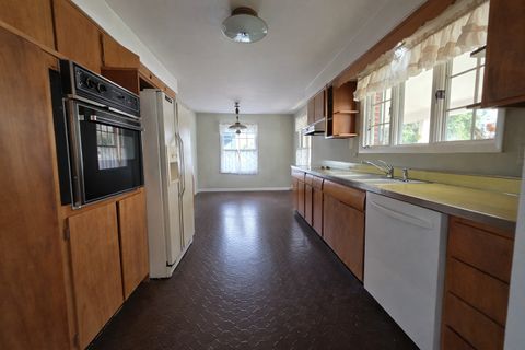 Tiny photo for 8 N Greenwood Avenue, Palatine, IL 60074 (MLS # 12598331)