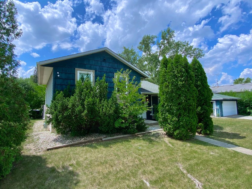 Photo for 22200 Windsor Court, Richton Park, IL 60471 (MLS # 12503461)