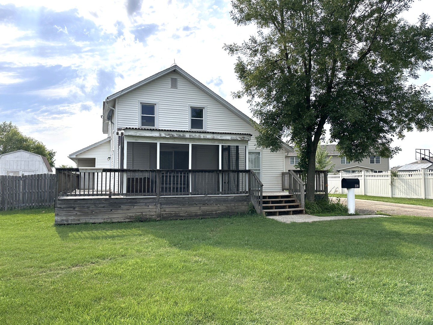239 S Poplar Street