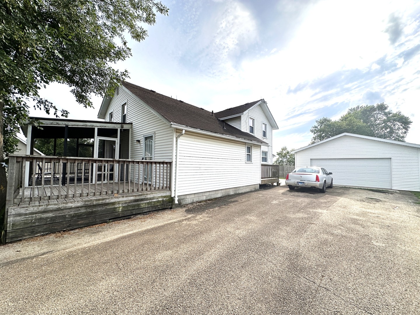239 S Poplar Street