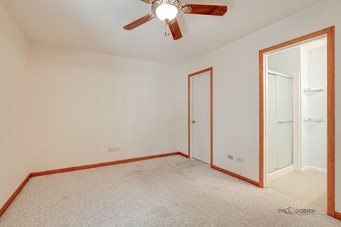 Tiny photo for 851 Garfield Avenue #C, Libertyville, IL 60048 (MLS # 12439440)