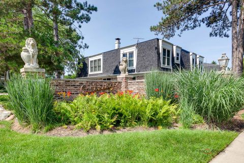 Tiny photo for 851 Garfield Avenue #C, Libertyville, IL 60048 (MLS # 12439440)