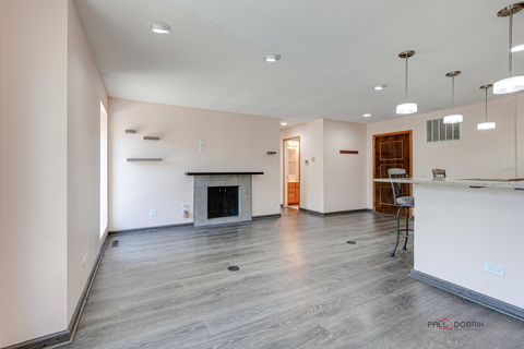 Tiny photo for 851 Garfield Avenue #C, Libertyville, IL 60048 (MLS # 12439440)