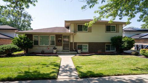 Photo of 811 E 169th Place, South Holland, IL 60473 (MLS # 12456388)