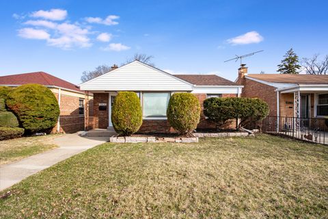 Photo of 2412 E 91st Street, Chicago, IL 60617 (MLS # 12302600)