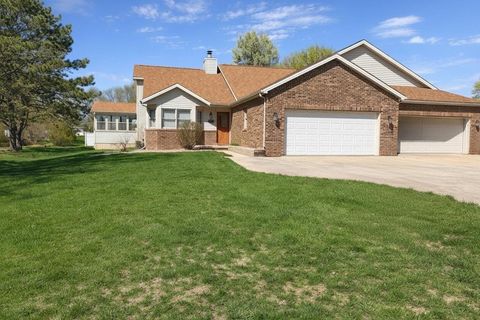 Photo of 8627 Oakmont Road, Bloomington, IL 61705 (MLS # 12610427)