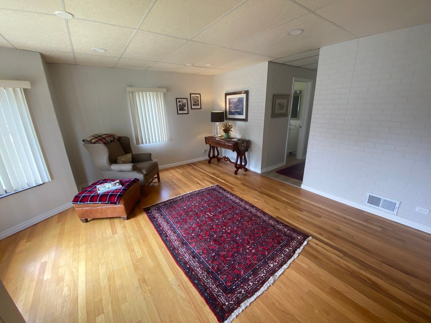 2734 W 98th Place