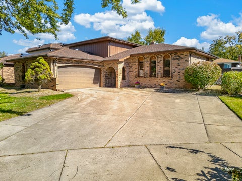 Photo of 18433 Lange Street, Lansing, IL 60438 (MLS # 12790945)