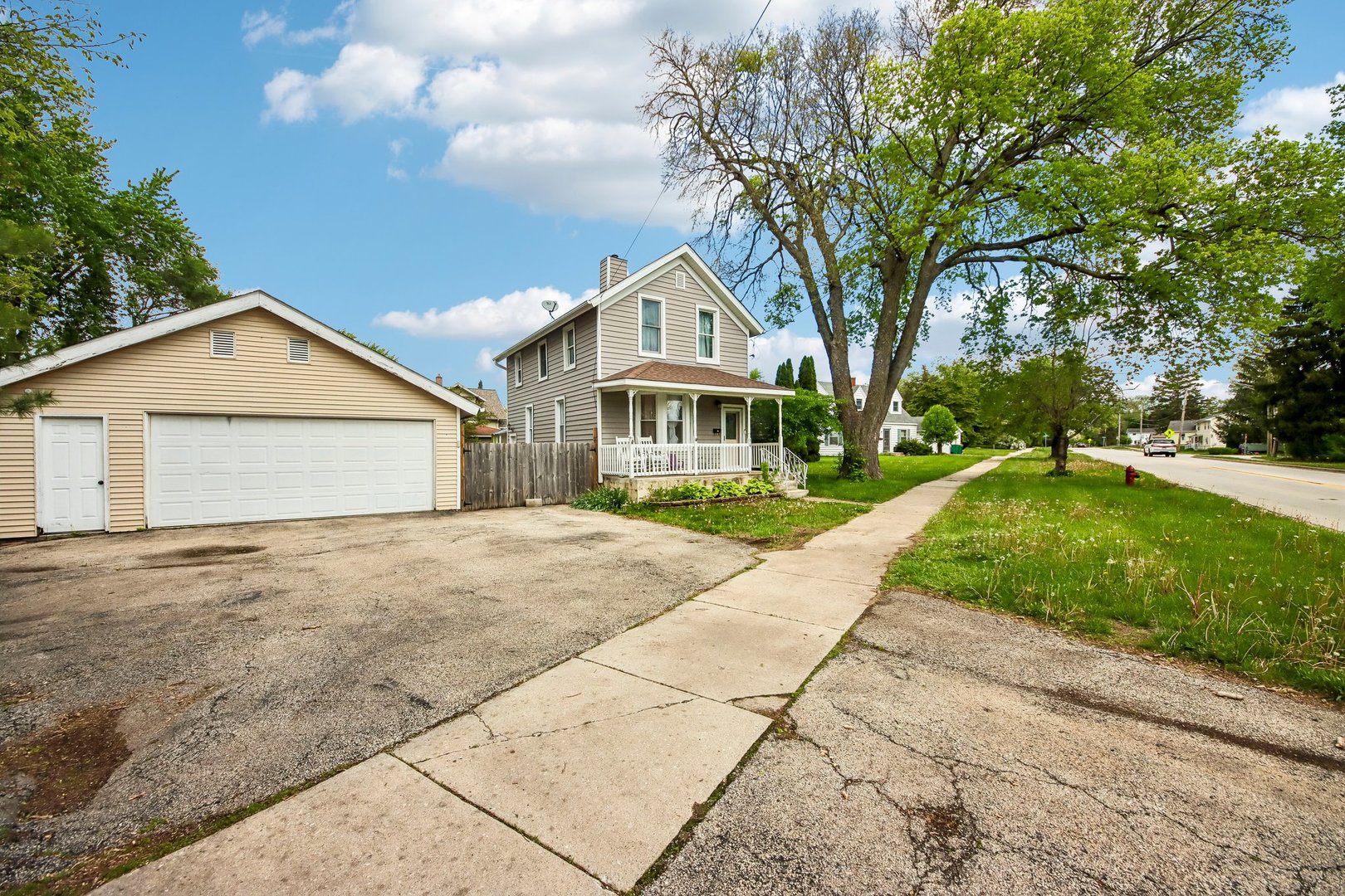 316 E Division Street