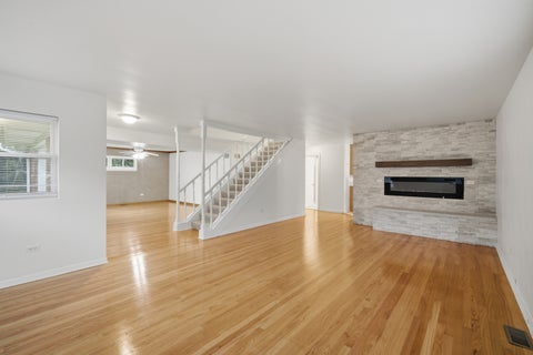 Tiny photo for 114 N Lancaster Street, Mount Prospect, IL 60056 (MLS # 12711352)