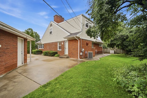 Tiny photo for 114 N Lancaster Street, Mount Prospect, IL 60056 (MLS # 12711352)