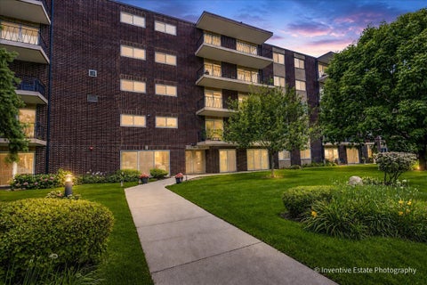 Tiny photo for 5300 Walnut Avenue #22B, Downers Grove, IL 60515 (MLS # 12729929)