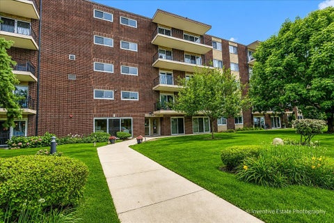Tiny photo for 5300 Walnut Avenue #22B, Downers Grove, IL 60515 (MLS # 12729929)