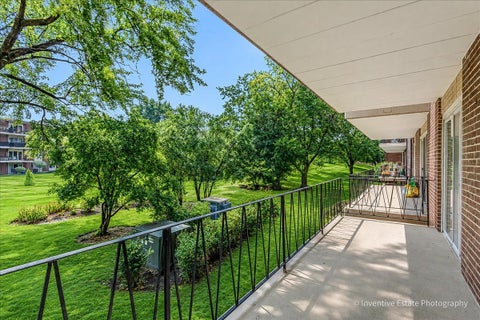 Tiny photo for 5300 Walnut Avenue #22B, Downers Grove, IL 60515 (MLS # 12729929)