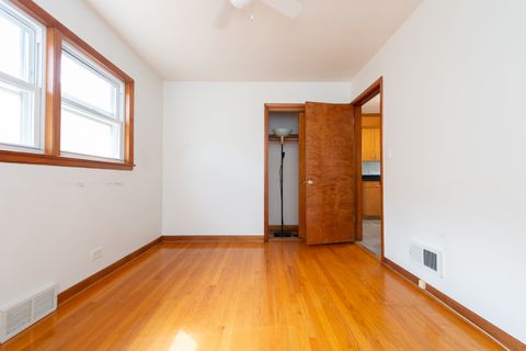 Tiny photo for 5019 W Carmen Avenue, Chicago, IL 60630 (MLS # 12531011)