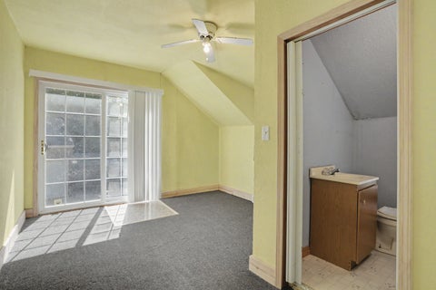 Tiny photo for 1021 Oneida Avenue, Davenport, IA 52803 (MLS # 12639920)