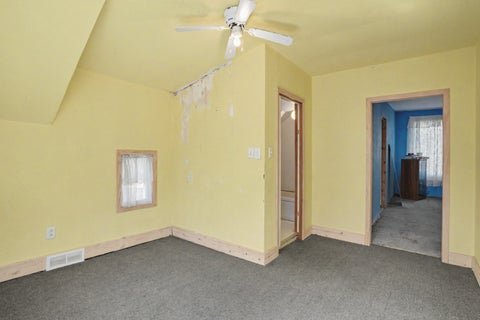 Tiny photo for 1021 Oneida Avenue, Davenport, IA 52803 (MLS # 12639920)