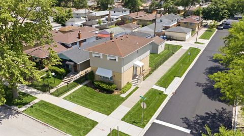 Tiny photo for 11659 S Ada Street, Chicago, IL 60643 (MLS # 12680863)