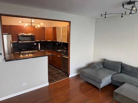 Tiny photo for 6301 N Sheridan Road #23N, Chicago, IL 60660 (MLS # 12551435)