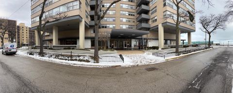 Tiny photo for 6301 N Sheridan Road #23N, Chicago, IL 60660 (MLS # 12551435)
