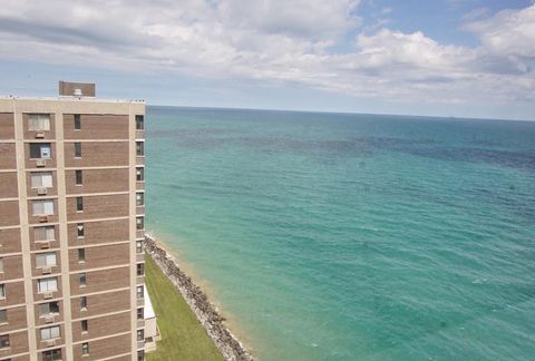 Tiny photo for 6301 N Sheridan Road #23N, Chicago, IL 60660 (MLS # 12551435)