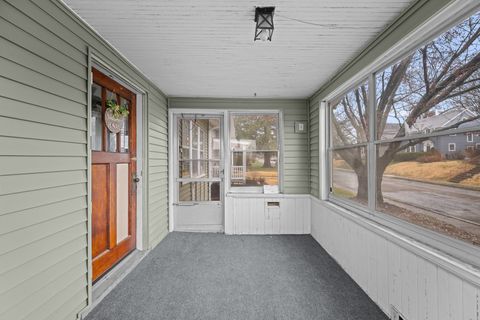 Tiny photo for 2951 Farnam Street, Davenport, IA 52803 (MLS # 12609581)